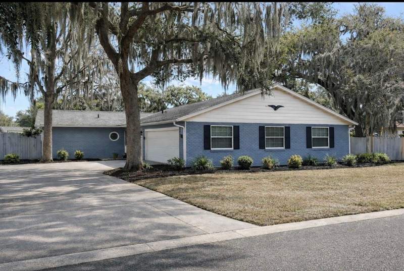 201 FROSTI WAY home for sale in Eustis Century Oak Estates (Addition 02) Homes for Sale