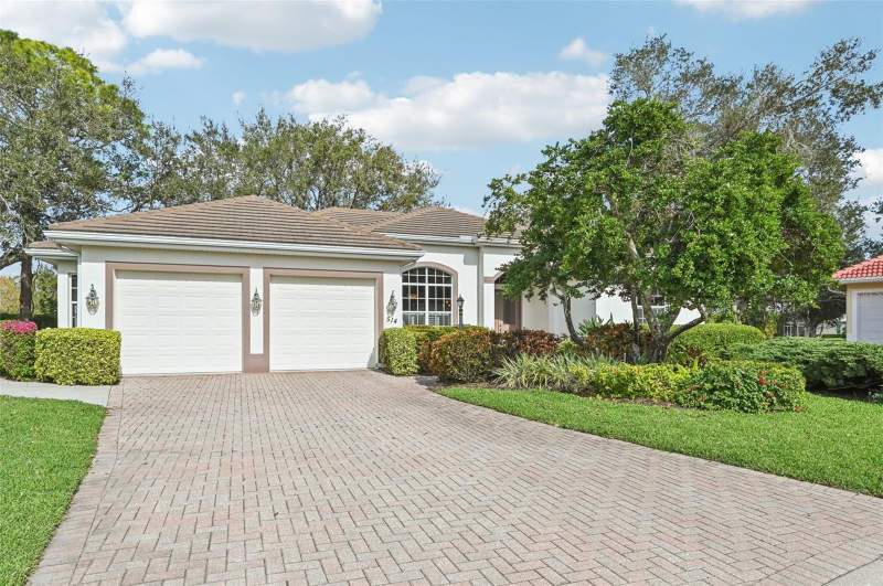 514 SUMMERFIELD WAY home for sale in Venice Golf & Country Club