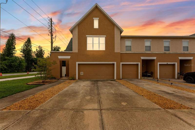 3 bedroom Townhouse at 4363 Tyler Circle, Las Palmas Twnhms, St Petersburg — photo 3