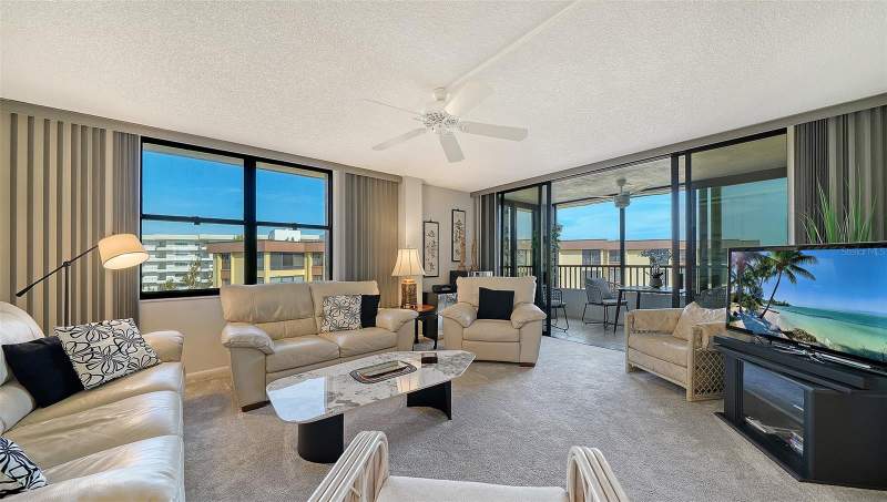 2 bedroom Condominium at 8779 Midnight Pass Road #502H, Island Reef II Ph 1 2 & 3, Sarasota — photo 5