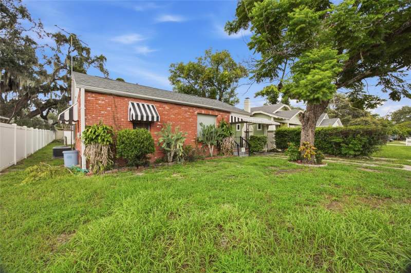 3 bedroom Single Family Residence at 1416 E Idlewild Avenue, Manor Heights, Tampa — photo 2