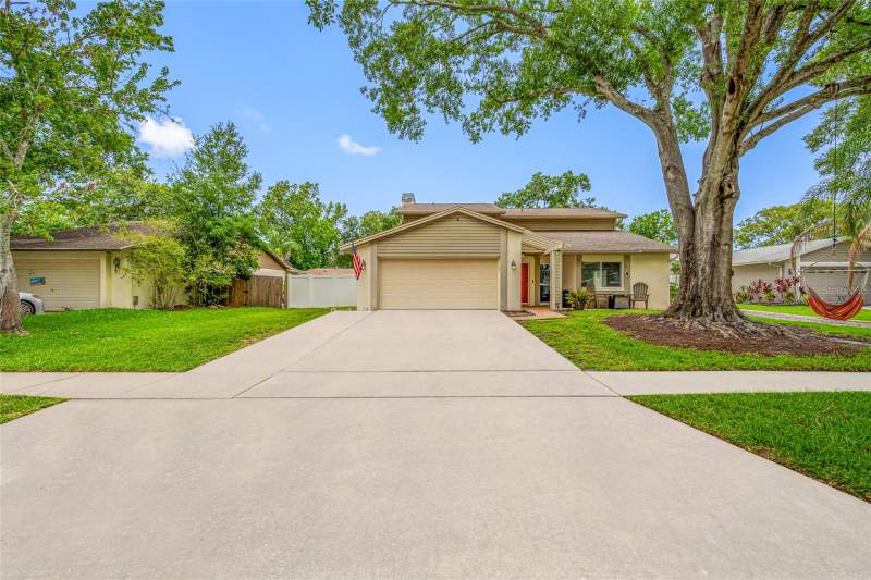 15816 HOUND HORN LANE home for sale in Country Place