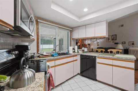 11333 Silverwood Court, Spring Hill FL - photo 11 of 38