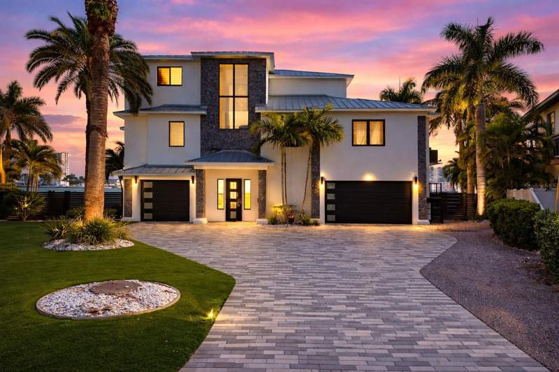 4 bedroom Single Family Residence at 7801 9th Avenue, South Cswy Isle Yacht Club Add, St Petersburg — photo 2
