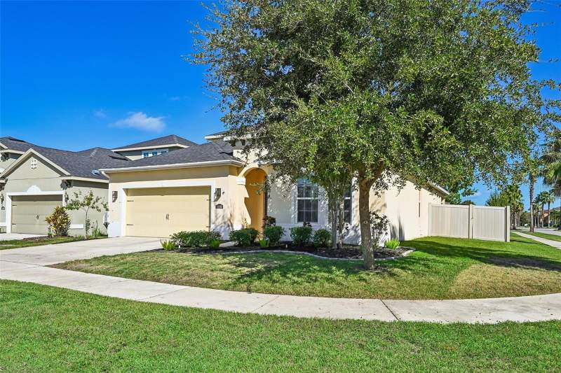 3 bedroom Single Family Residence at 11103 Spring Point Circle, Lucaya Lake Club Ph 2E, Riverview — photo 2
