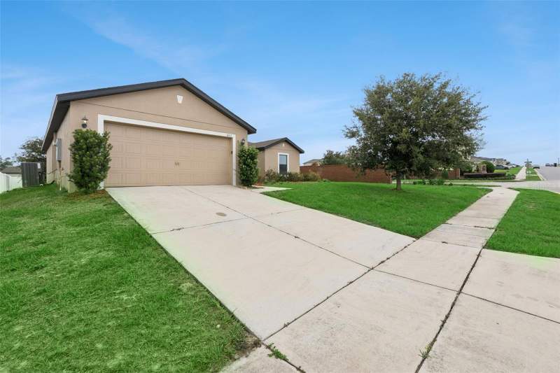 3 bedroom Single Family Residence at 1665 LUFT LANE, MASCOTTE LAKE JACKSON RIDGE PH 02, MASCOTTE — photo 3