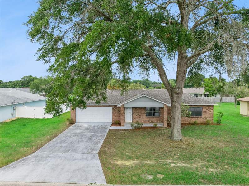 3 bedroom Single Family Residence at 261 SE 61st Court, Churchill, Ocala — photo 2