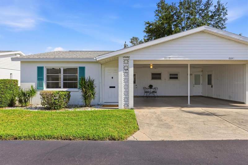 2 bedroom Villa at 6039 Coral Way, Parkway Villas, Bradenton — photo 2