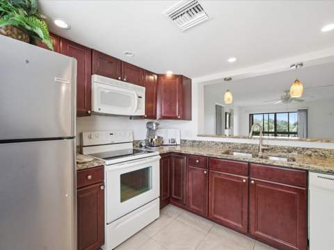 13626 Greenfield Drive #401, Tampa FL - photo 9 of 45