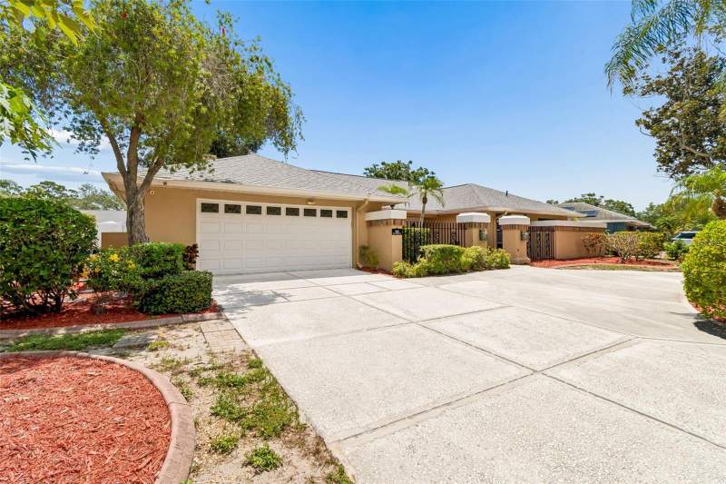 4 bedroom Single Family Residence at 1563 Misty Plateau Trail, Coachman Ridge-Tract A-1, Clearwater — photo 2