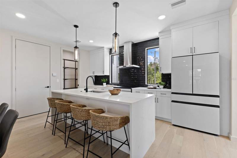 3 bedroom Townhouse at 2205 16th Street, Greenwood Townhomes, St Petersburg — photo 4