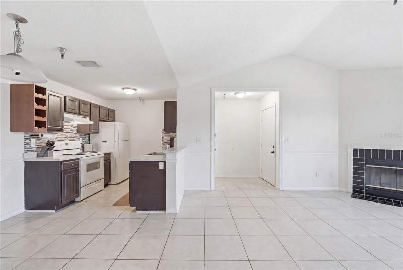 1 bedroom Condominium at 10265 Gandy Boulevard #1806, Itopia Private Residences Condo, St Petersburg — photo 3