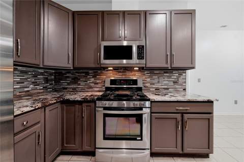 5150 Villagebrook Drive, Wesley Chapel FL - photo 8 of 70