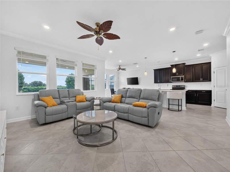 4 bedroom Single Family Residence at 8813 Beth Page Lane, Stoneybrook South North Prcl Ph 1, Davenport — photo 4