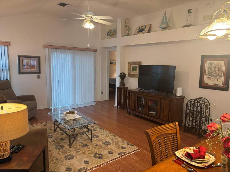 2 bedroom Single Family Residence at 529 Alcazar Court, Lady Lake Orange Blossom Gardens Unit 17A, Lady Lake — photo 4