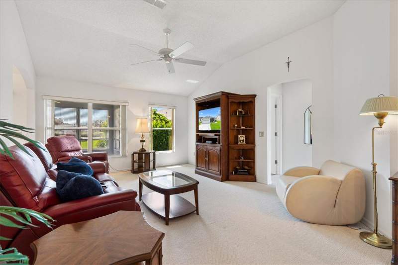 2 bedroom Single Family Residence at 811 San Salvador Drive, The Villages, The Villages — photo 5