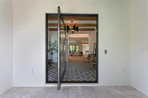 502 E Davis Boulevard, Tampa FL - photo 6 of 58