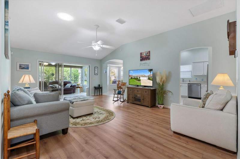 3 bedroom Single Family Residence at 2494 Flintshire Avenue, The Villages, The Villages — photo 3