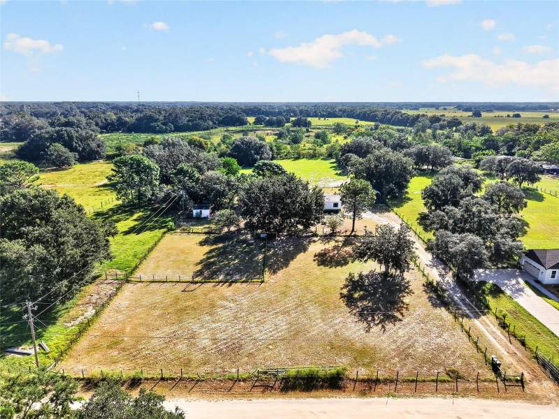 5 bedroom Manufactured Home at 16923 SW 17th Circle, Marion Oaks Ranches East Tr 04, Ocala — photo 2