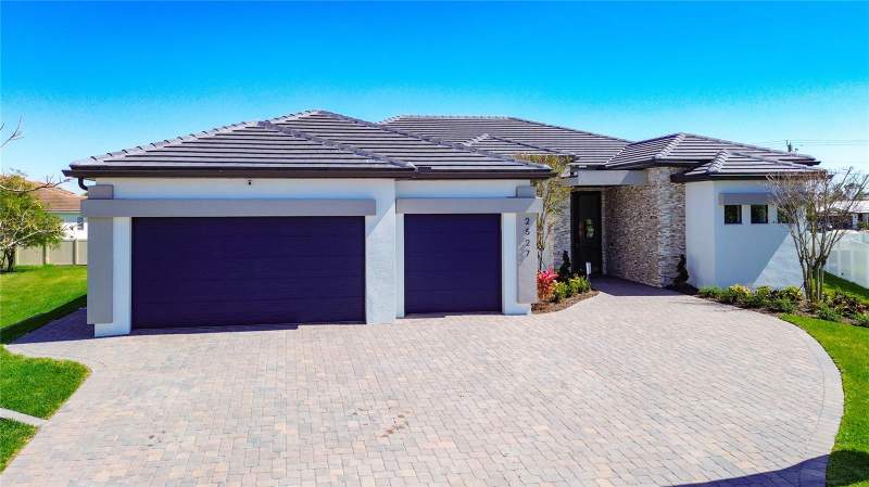 4 bedroom Single Family Residence at 2527 Gleason Parkway, Cape Coral, Cape Coral — photo 3