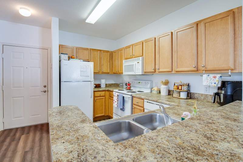 2 bedroom Condominium at 5550 E Michigan Street #2306, Registry At Michigan Park Condominium, Orlando — photo 2