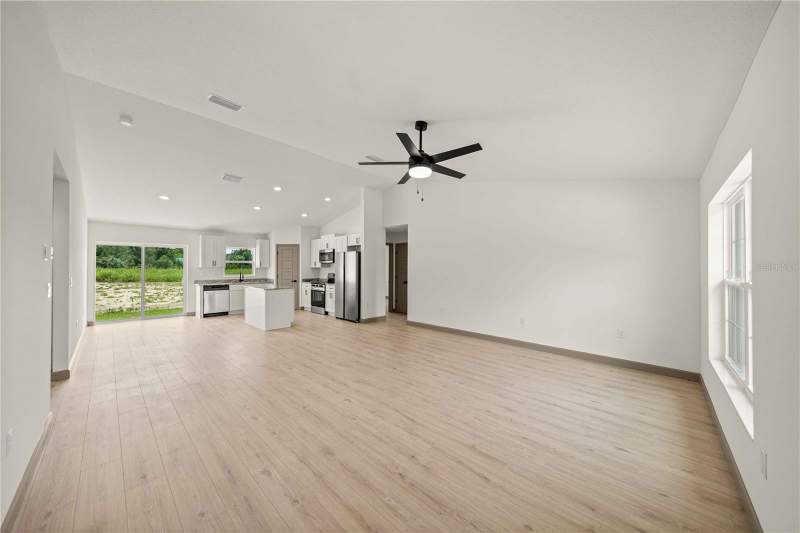 3 bedroom Single Family Residence at 14810 SW 33rd Lane, Rainbow Park Un 02, Ocala — photo 3