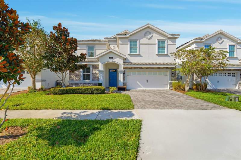 1584 SANDBAGGER DRIVE home for sale in Stoneybrook South