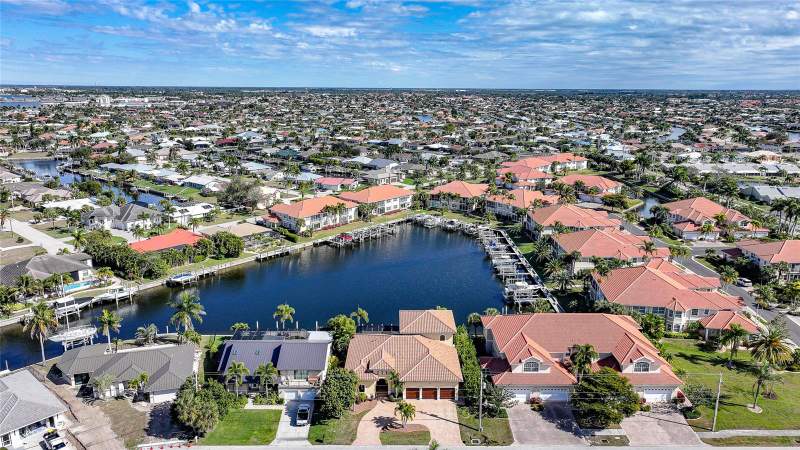 4 bedroom Single Family Residence at 166 Hibiscus Drive, Punta Gorda Isles Sec 02, Punta Gorda — photo 4
