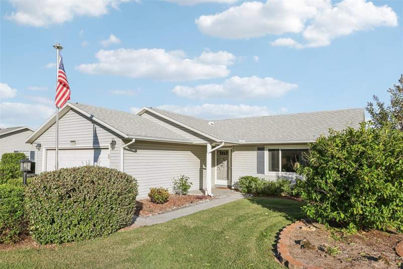26209 NEWCOMBE CIRCLE home for sale in Highland Lakes