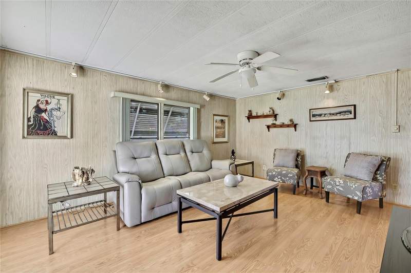 2 bedroom Manufactured Home at 3141 Nantucket Drive, Tanglewood Mobile Village, Holiday — photo 4