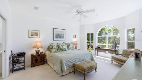 8009 Hampton Court, University Park FL - photo 11 of 67