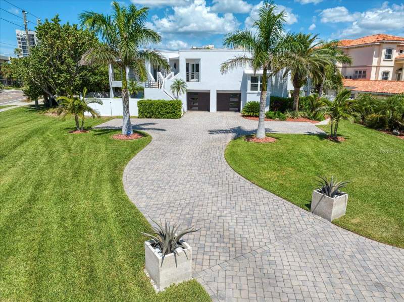 4 bedroom Single Family Residence at 101 Harrison Avenue, Belleair Beach Yacht Club Estates, Belleair Beach — photo 2