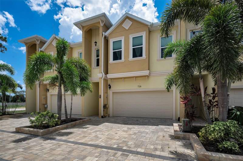 726 GRAND CYPRESS LANE home for sale in Cypress Trails Townhomes Of Tarpon Springs