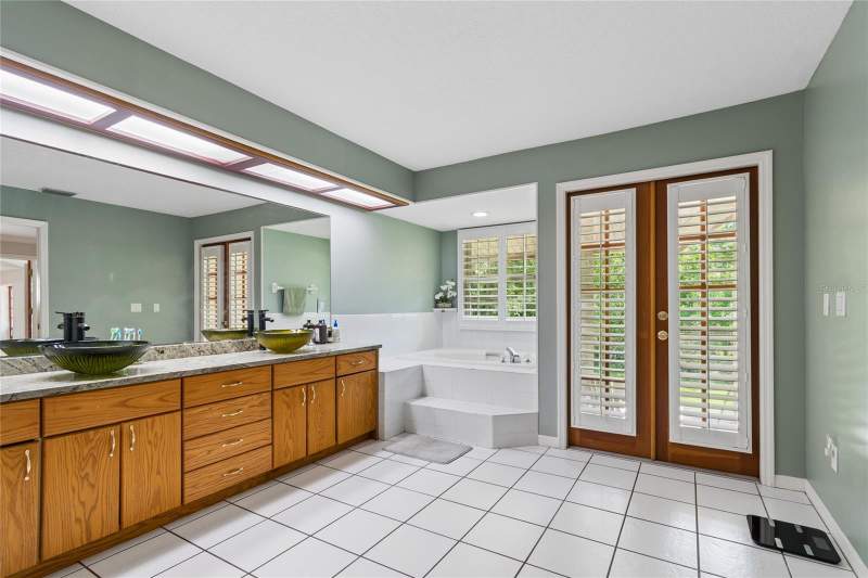 4 bedroom Single Family Residence at 1055 Riverside Ridge Road, Riverside, Tarpon Springs — photo 3