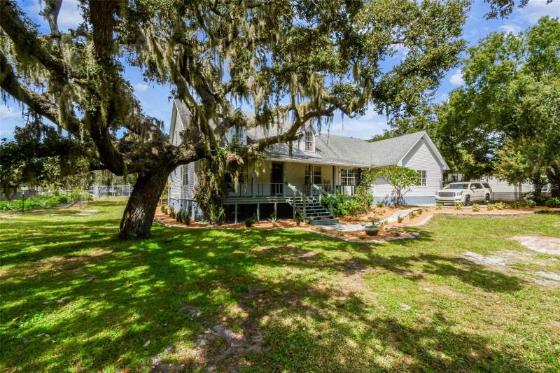 5 bedroom Single Family Residence at 15019 CARLTON LAKE ROAD, UNPLATTED, WIMAUMA — photo 4