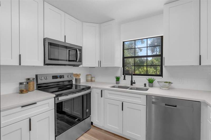 4 bedroom Single Family Residence at 31018 Cove Road, The Pines, Tavares — photo 4