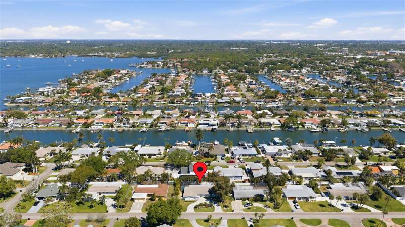 3 bedroom Single Family Residence at 4339 50th Avenue, Maximo Moorings, St Petersburg — photo 2