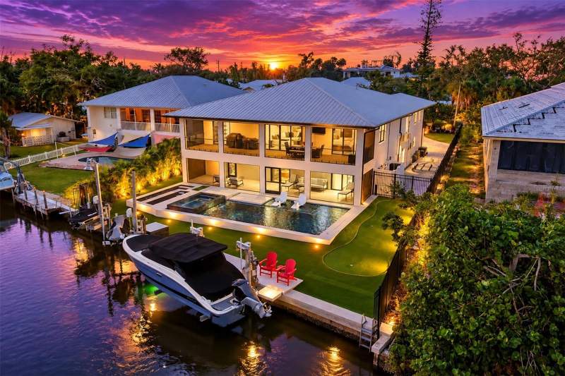 4 bedroom Single Family Residence at 3920 Roberts Point Road, Siesta Rev Of, Sarasota — photo 3