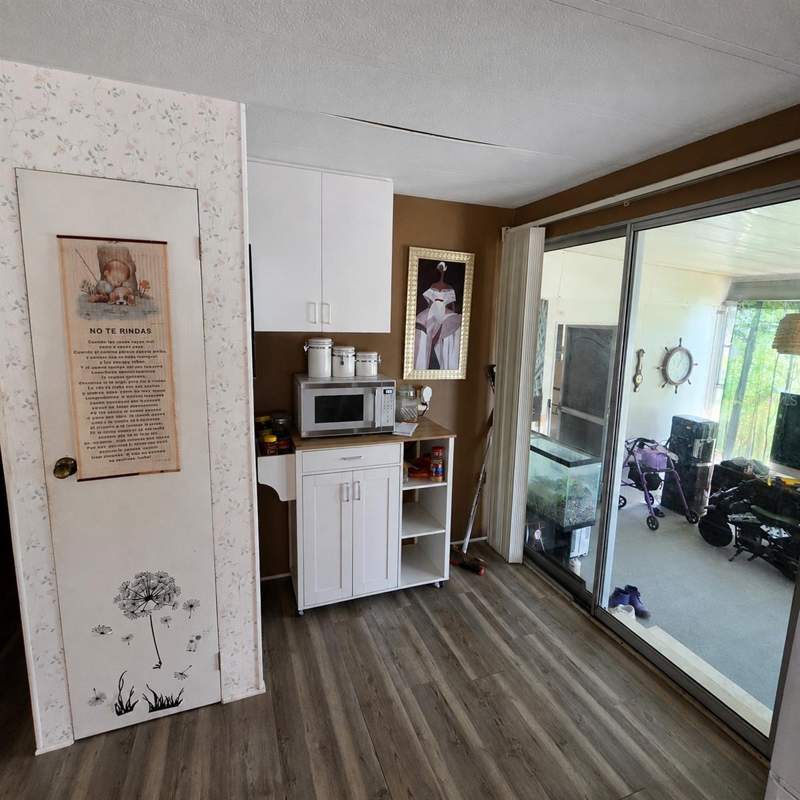 2 bedroom Mobile Home at 4122 Cardoon Drive, Virginia City, New Port Richey — photo 5