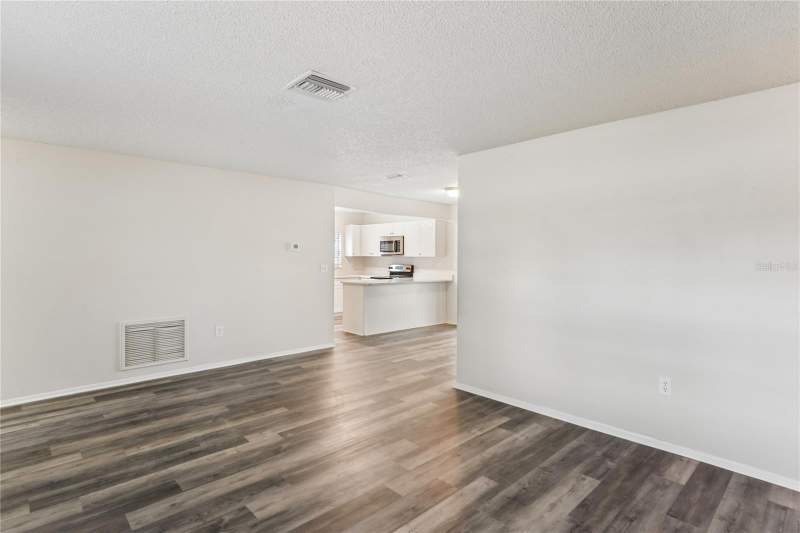 3 bedroom Single Family Residence at 10275 56th Street, Pine Haven II, Pinellas Park — photo 5