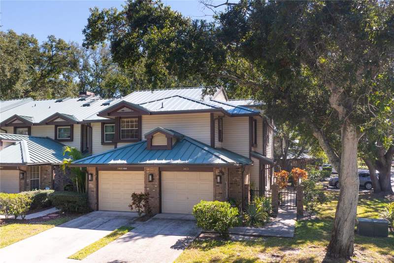 Laurel Oaks At Country Woods Condo