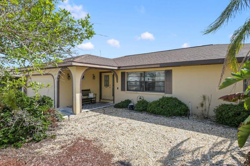 3 bedroom Single Family Residence at 744 Flamingo Drive, A Resub Of Pt Of Apollo Beac, Apollo Beach — photo 2
