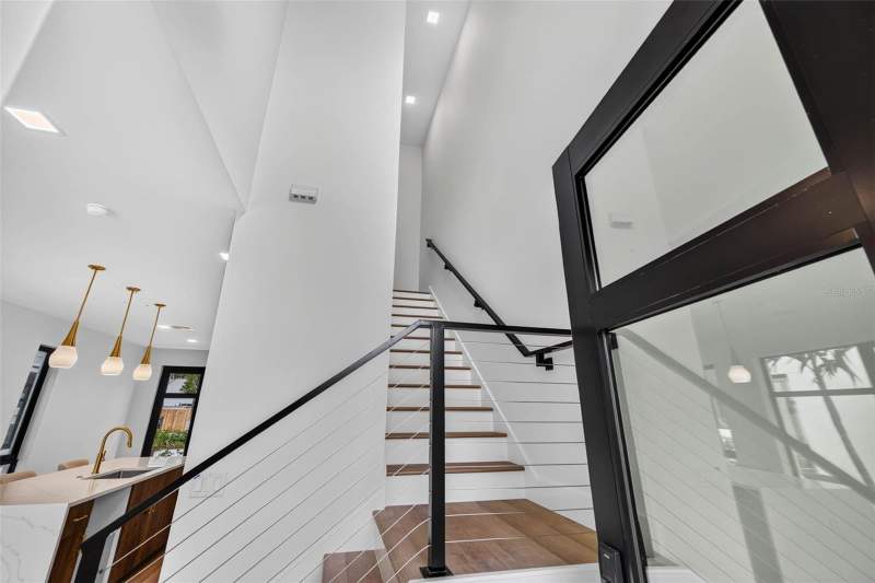 2 bedroom Townhouse at 3603 1st Avenue, Junction Twnhms, St Petersburg — photo 4