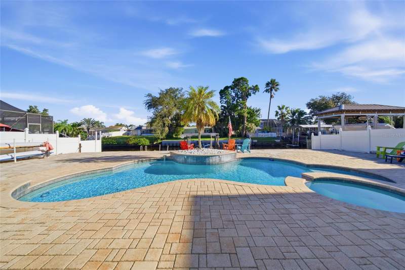 3 bedroom Single Family Residence at 10717 Donbrese Avenue, Tampa Shores Inc 1 Unit 3, Tampa — photo 2