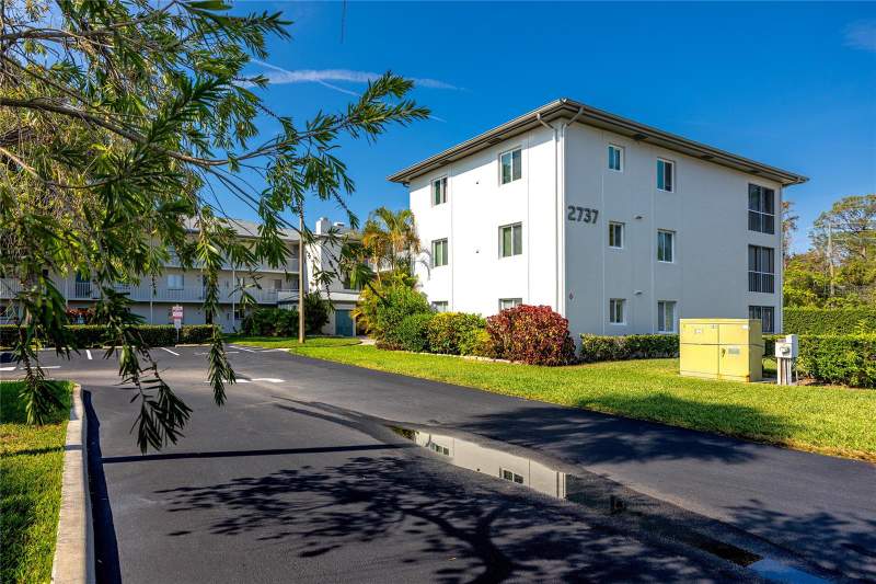 2737 ENTERPRISE ROAD #112 home for sale in Oaks Of Northwood Condo