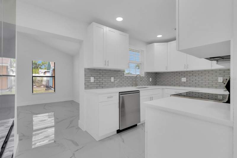 2 bedroom Single Family Residence at 2322 Vincent Road, Royal Estates, Orlando — photo 4