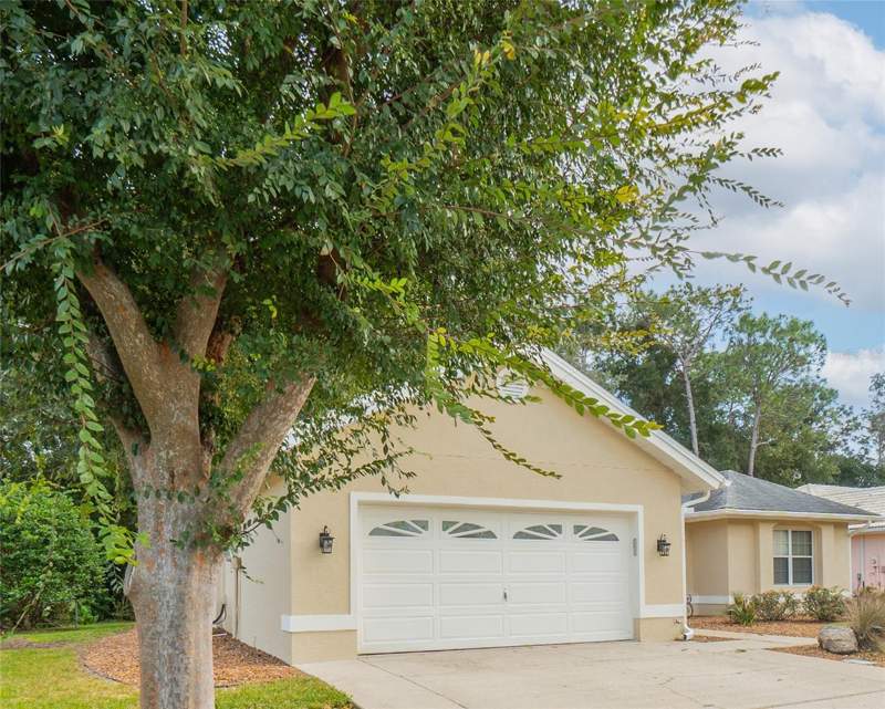 2 bedroom Single Family Residence at 11469 SW 82nd Court Road, Oak Run Woodside Tr, Ocala — photo 2