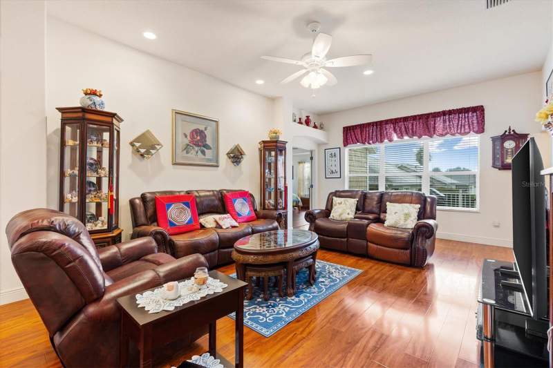 3 bedroom Single Family Residence at 1926 Eldridge Loop, The Villages, The Villages — photo 4