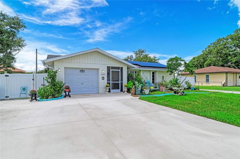 3 bedroom Single Family Residence at 21507 Bancroft Avenue, Port Charlotte Sec 033, Port Charlotte — photo 3