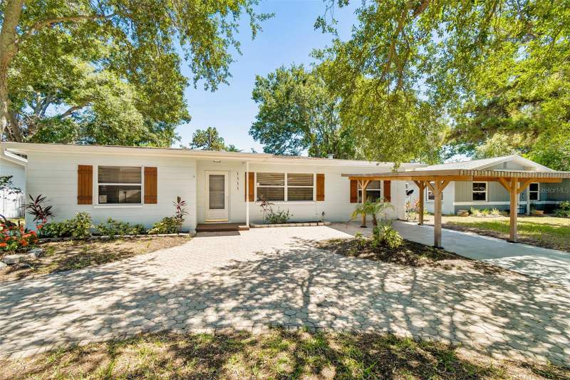 4 bedroom Single Family Residence at 1555 Magnolia Drive, Druid Groves Rev Rep, Clearwater — photo 2